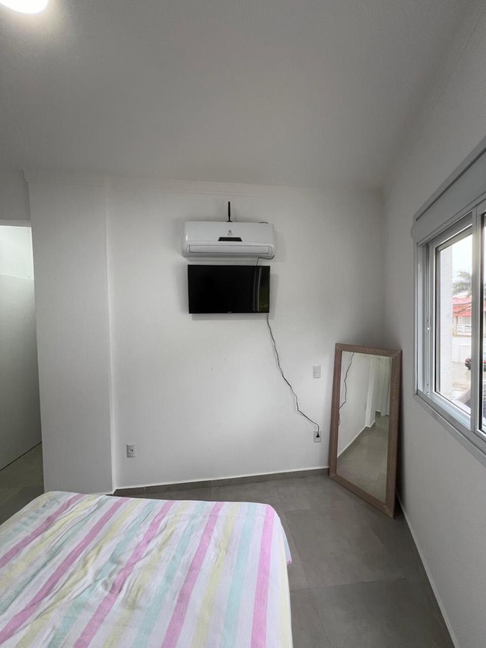 Apartamento 103 Novo 100 Mts Da Praia Espanha Residence フロリアノポリス エクステリア 写真